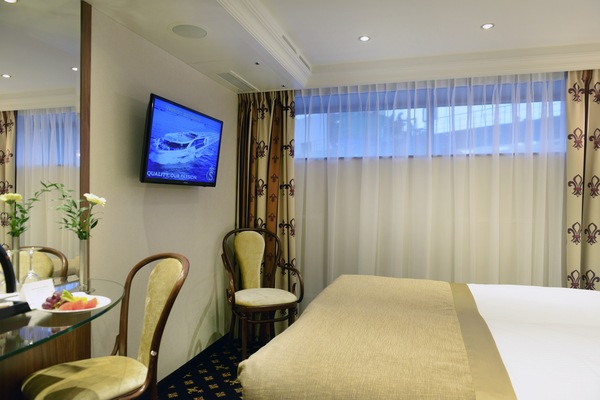 Riviera Travel MS Jane Austen Standard Cabin Emerald.JPG